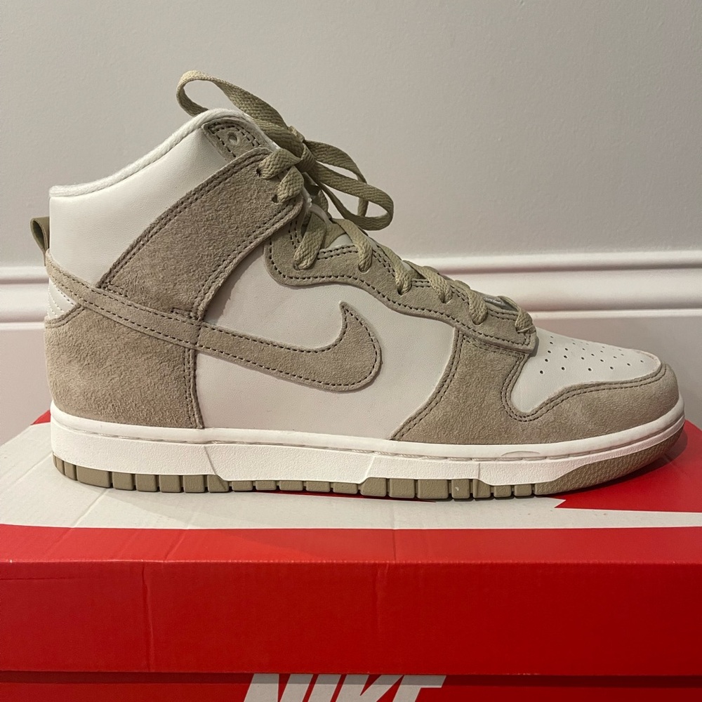 NIKE Dunk High Retro PRM Men’s Size 9.5 ✨ In Excellent Condition